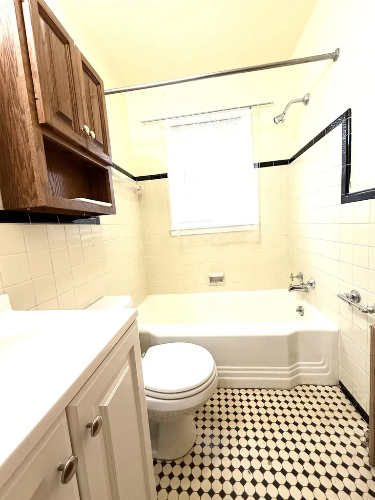 1420 Mintola Avenue Flint Charter Township MI 48532