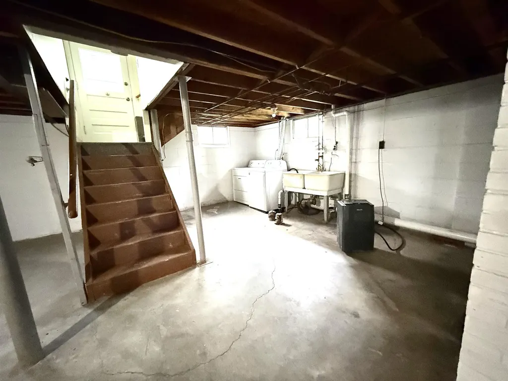 1420 Mintola Avenue Flint Charter Township MI 48532