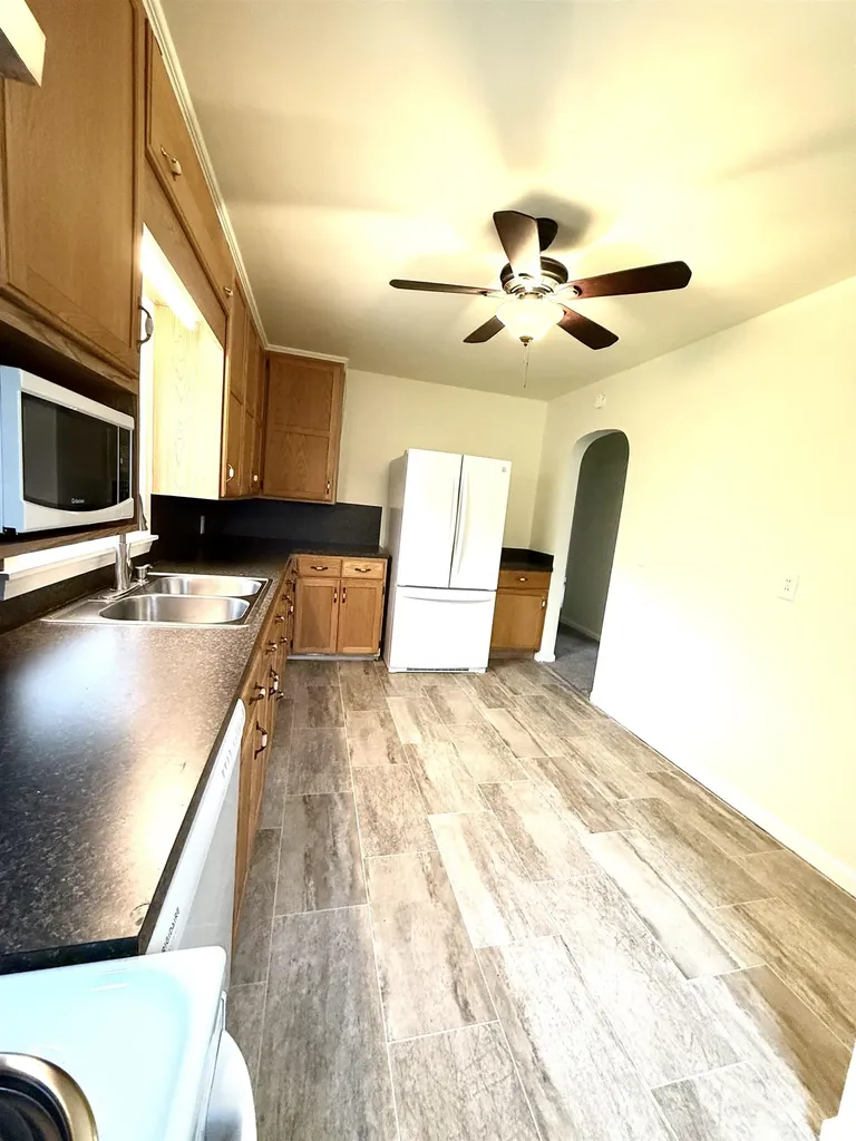 1420 Mintola Avenue Flint Charter Township MI 48532