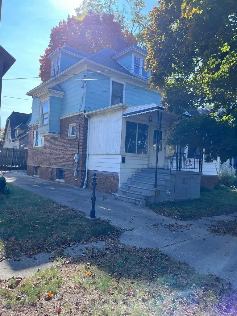 410 E Fourth Street Flint City MI 48503