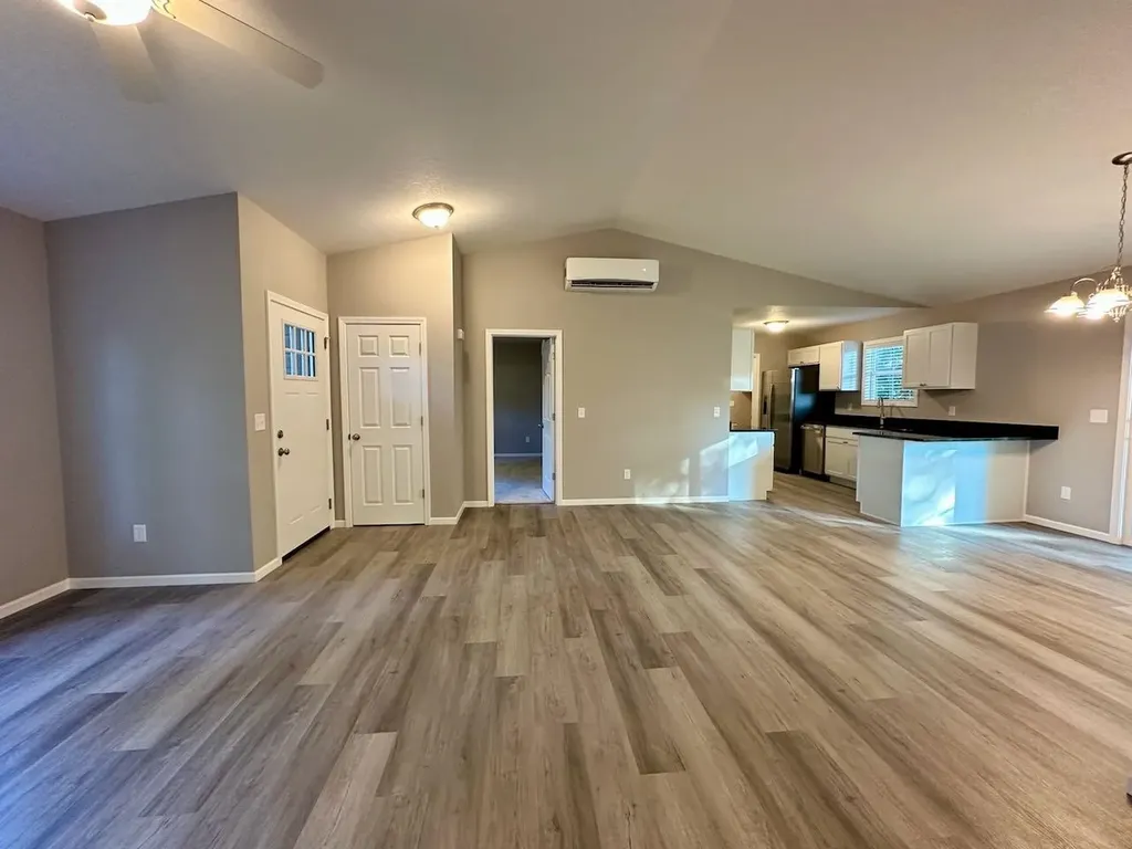 2588 E Greendale Drive Saginaw Charter Township MI 48603