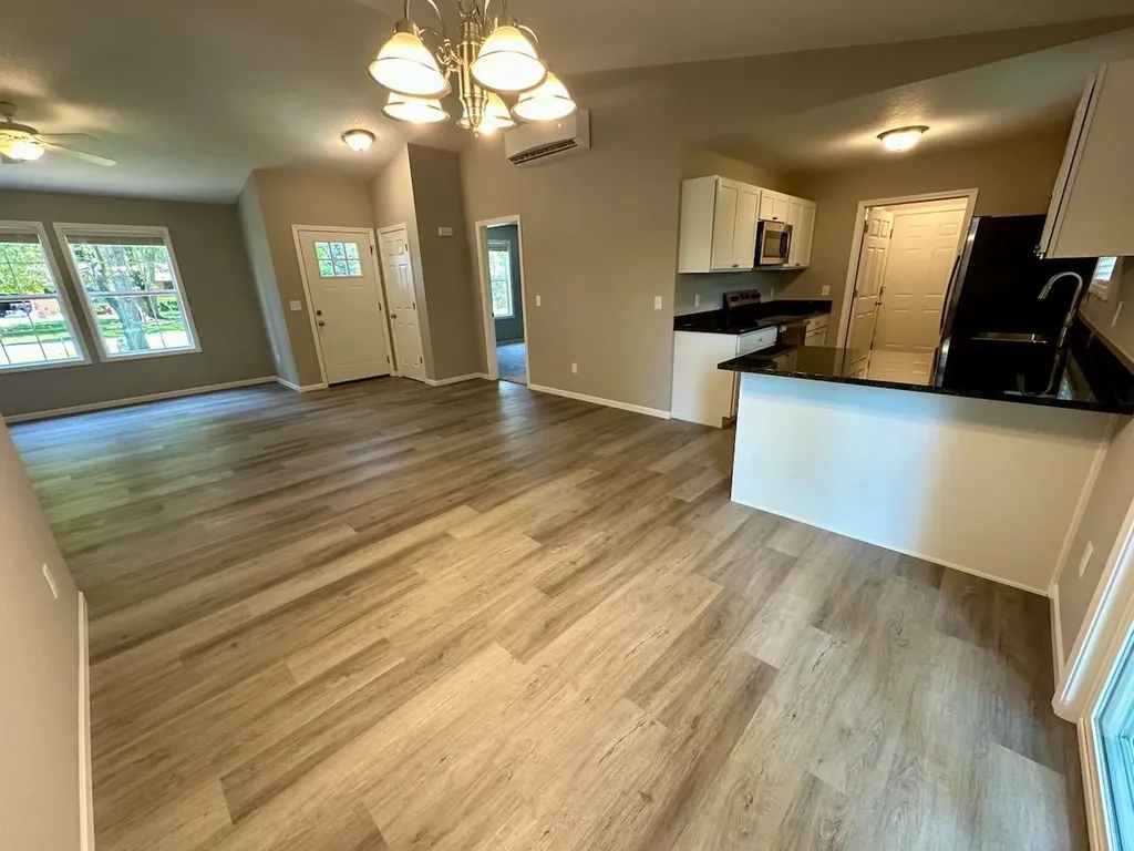 2588 E Greendale Drive Saginaw Charter Township MI 48603