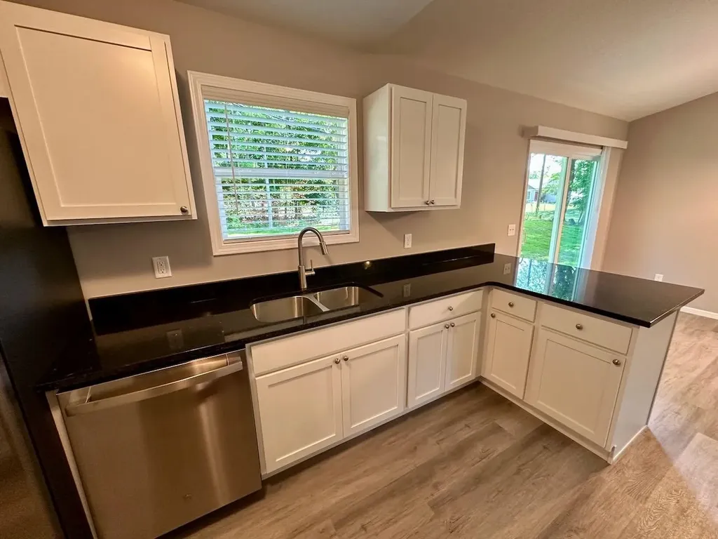 2588 E Greendale Drive Saginaw Charter Township MI 48603