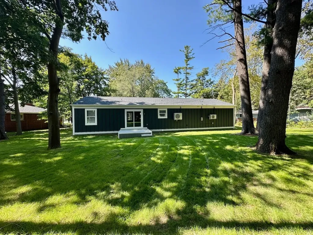 2588 E Greendale Drive Saginaw Charter Township MI 48603