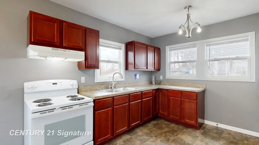1008 Dupont St Street Flint City MI 48504
