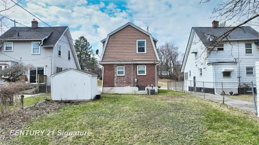 1008 Dupont St Street Flint City MI 48504