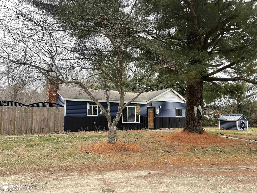 494 W Barnes Lake Road Deerfield Township MI 48421