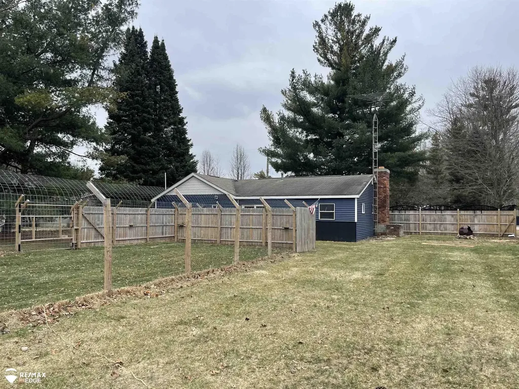 494 W Barnes Lake Road Deerfield Township MI 48421