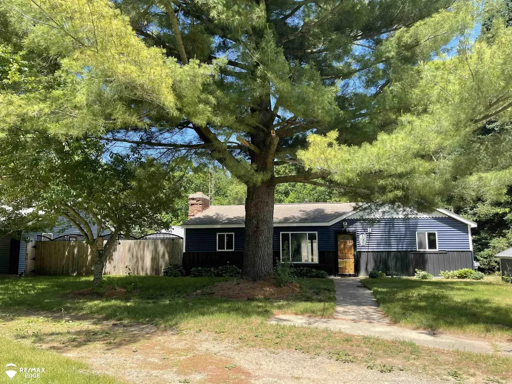 494 W Barnes Lake Road Deerfield Township MI 48421