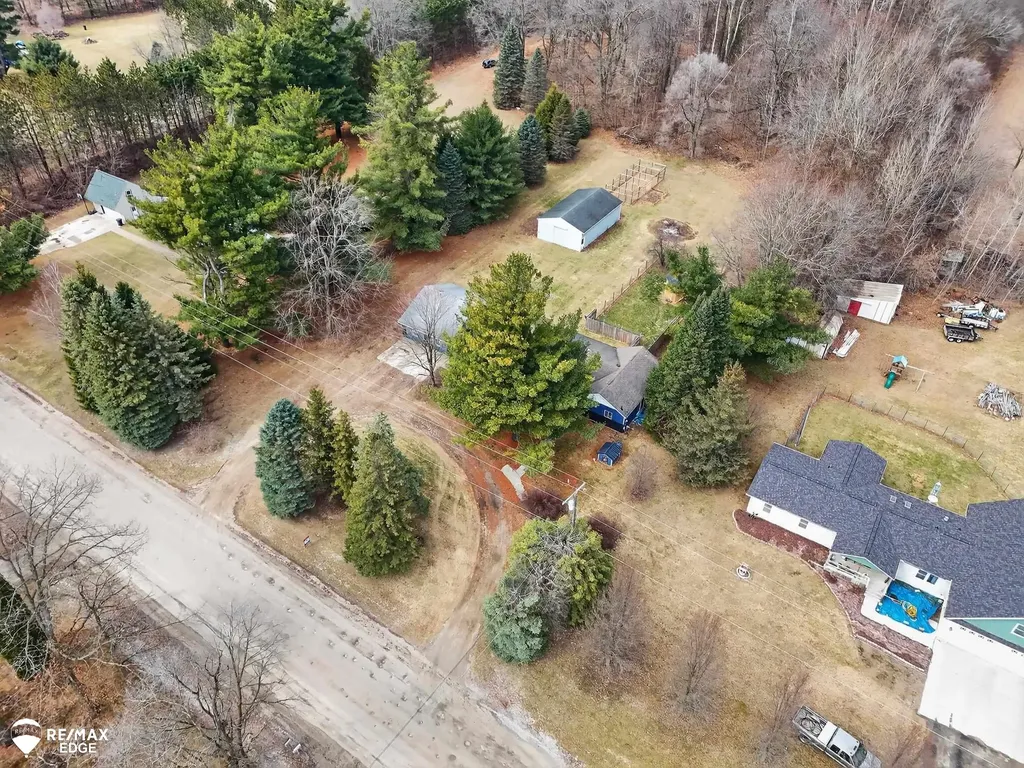 494 W Barnes Lake Road Deerfield Township MI 48421