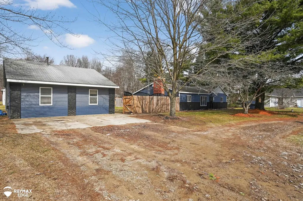 494 W Barnes Lake Road Deerfield Township MI 48421