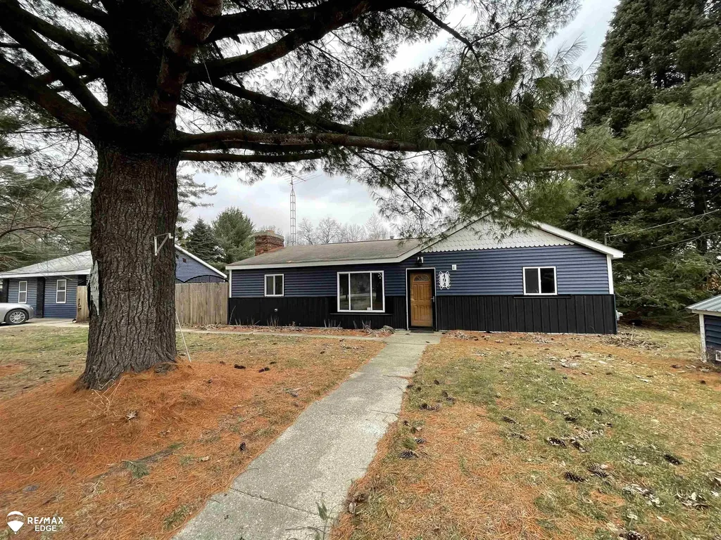 494 W Barnes Lake Road Deerfield Township MI 48421