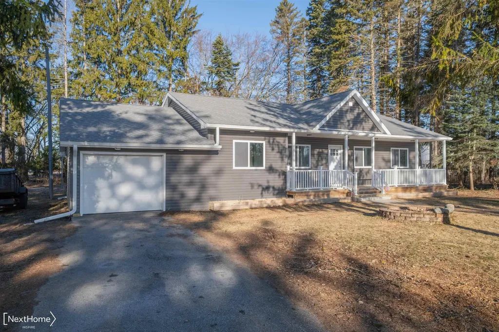 229 N Water Street Au Gres City MI 48703
