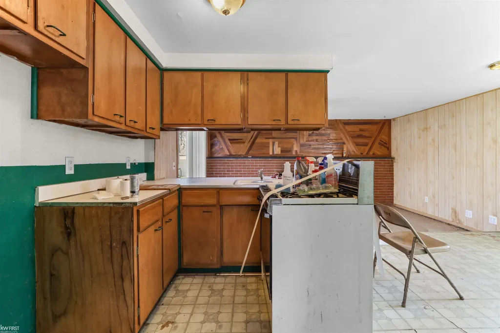 6715 Niagara Street Romulus City MI 48174