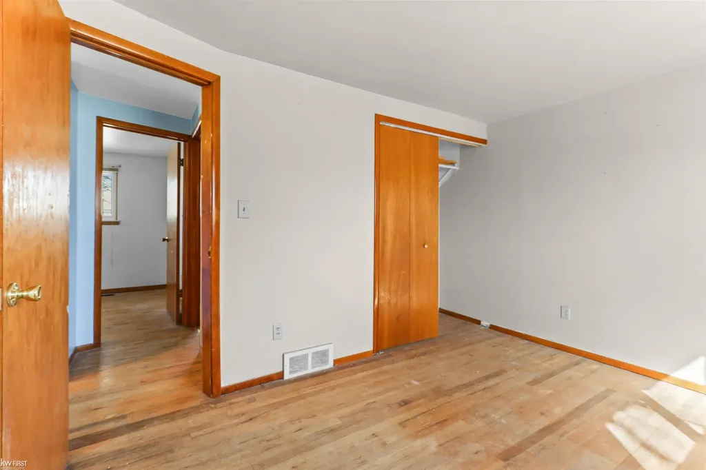 6715 Niagara Street Romulus City MI 48174