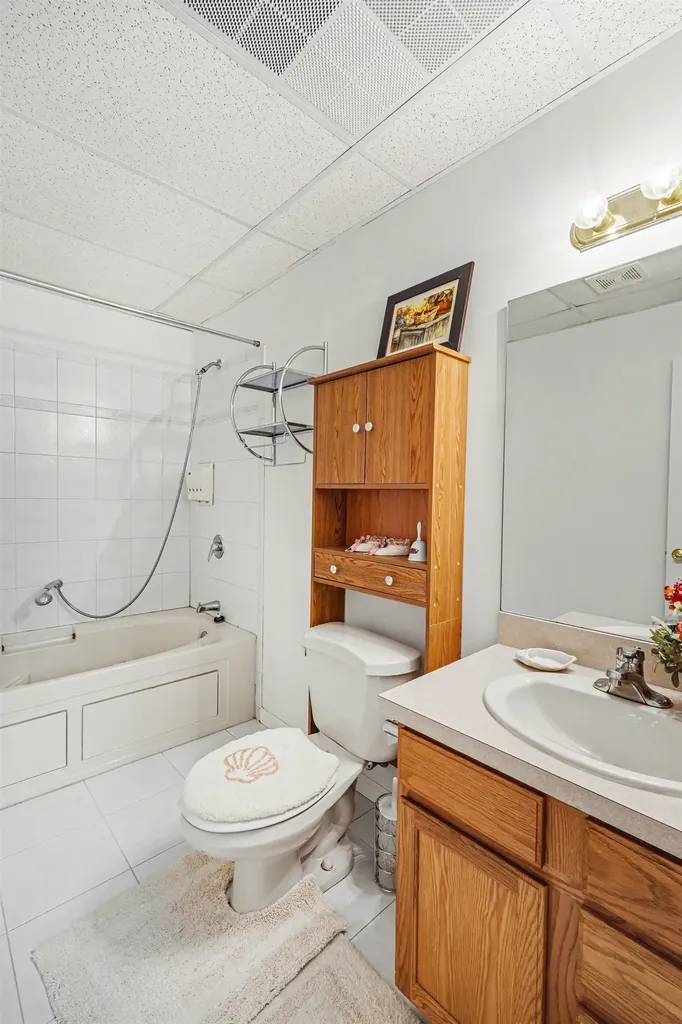 6131 Pine Creek Court Grand Blanc Charter Township MI 48439