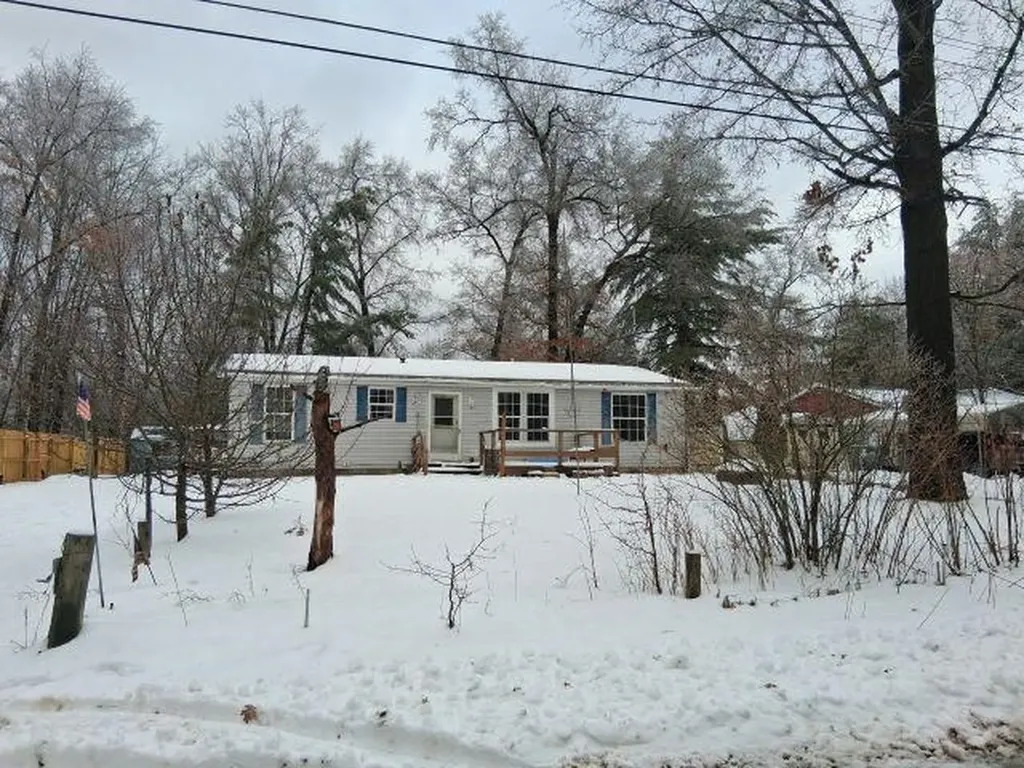 1645 7th. Street Mills Township MI 48756