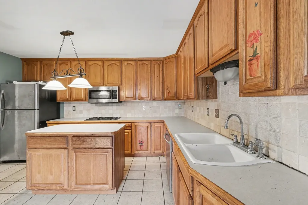 4444 Meadowbrook Dr Drive Flint City MI 48506