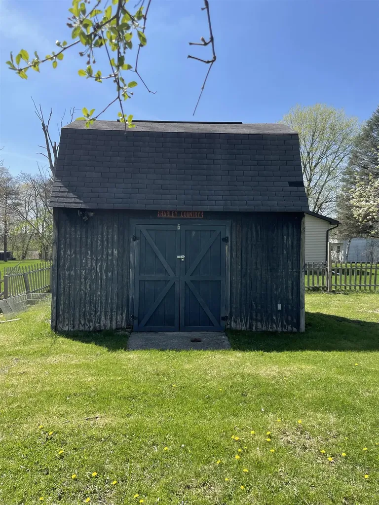 4444 Meadowbrook Dr Drive Flint City MI 48506