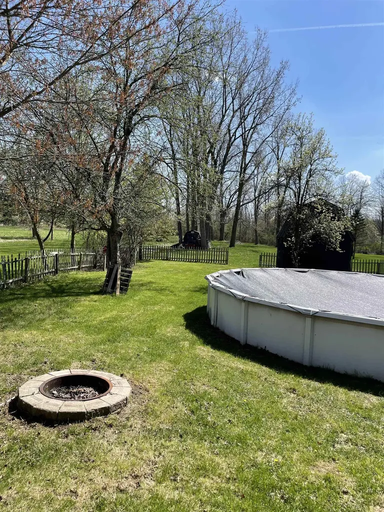 4444 Meadowbrook Dr Drive Flint City MI 48506