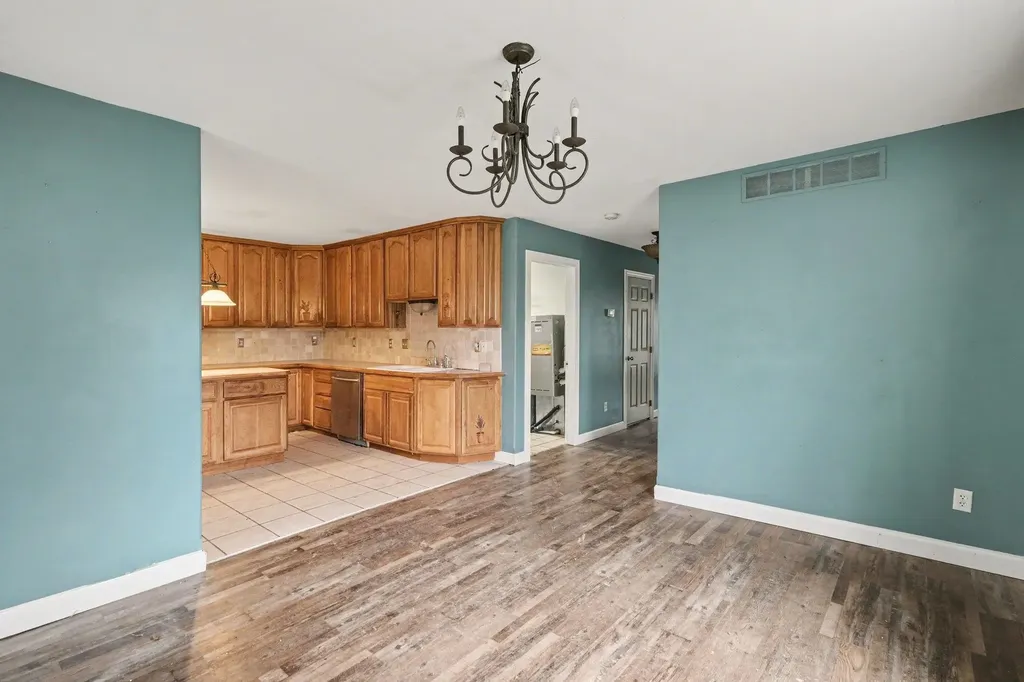 4444 Meadowbrook Dr Drive Flint City MI 48506