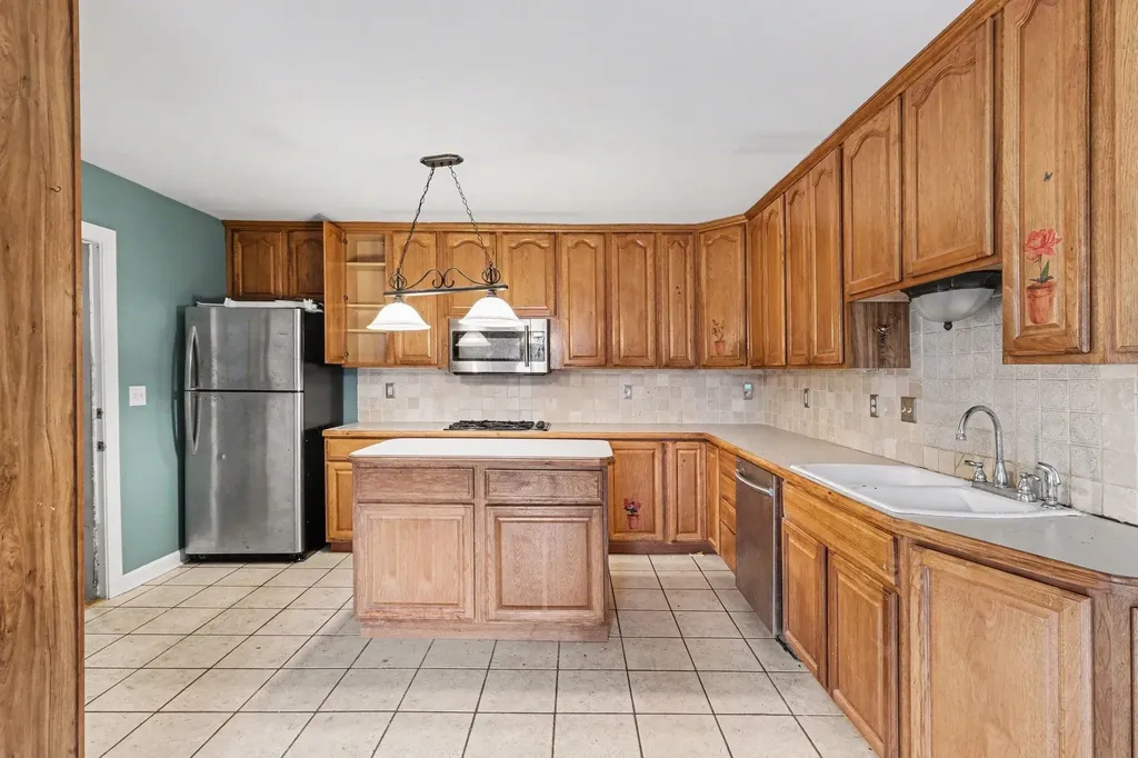 4444 Meadowbrook Dr Drive Flint City MI 48506