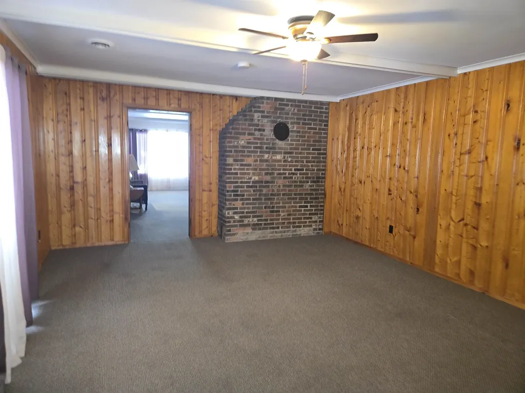 305 Furlong Street Fenton City MI 48430
