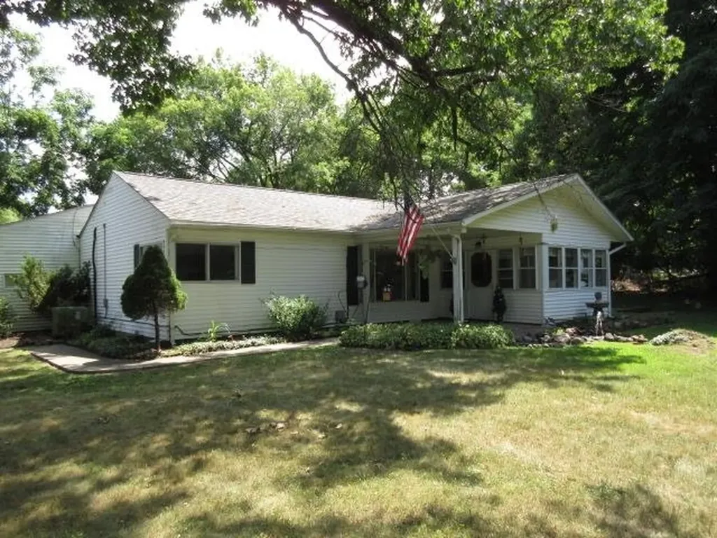 305 Furlong Street Fenton City MI 48430