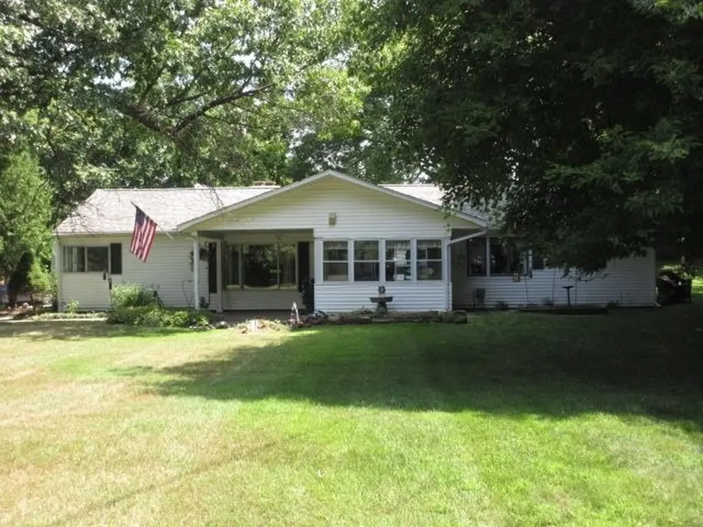 305 Furlong Street Fenton City MI 48430
