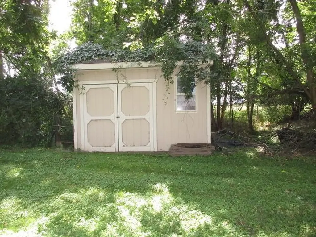 305 Furlong Street Fenton City MI 48430
