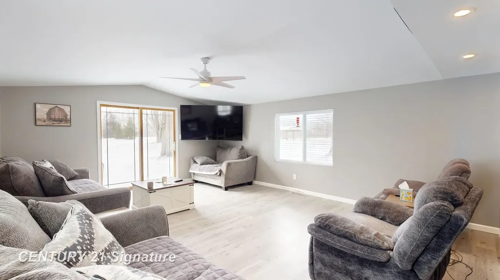 11345 Potter Road Clayton Charter Township MI 48433