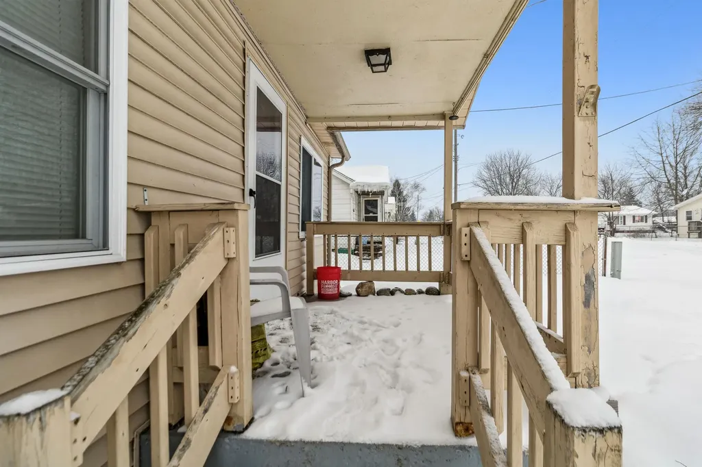 1121 W Boatfield Avenue Flint City MI 48507