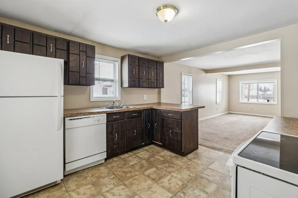 1121 W Boatfield Avenue Flint City MI 48507