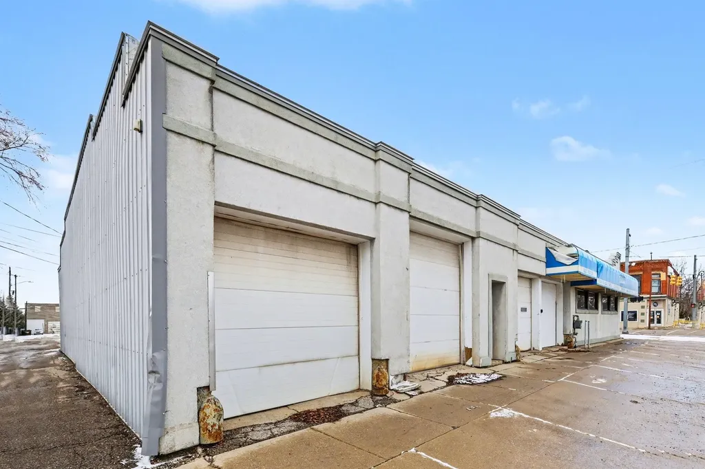 801 W Main Street Owosso City MI 48867