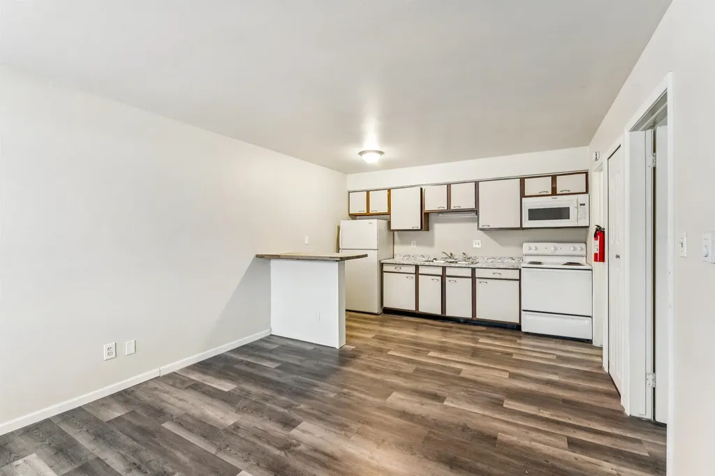 3817 Lippincott Apt 13 Boulevard Flint City MI 48507