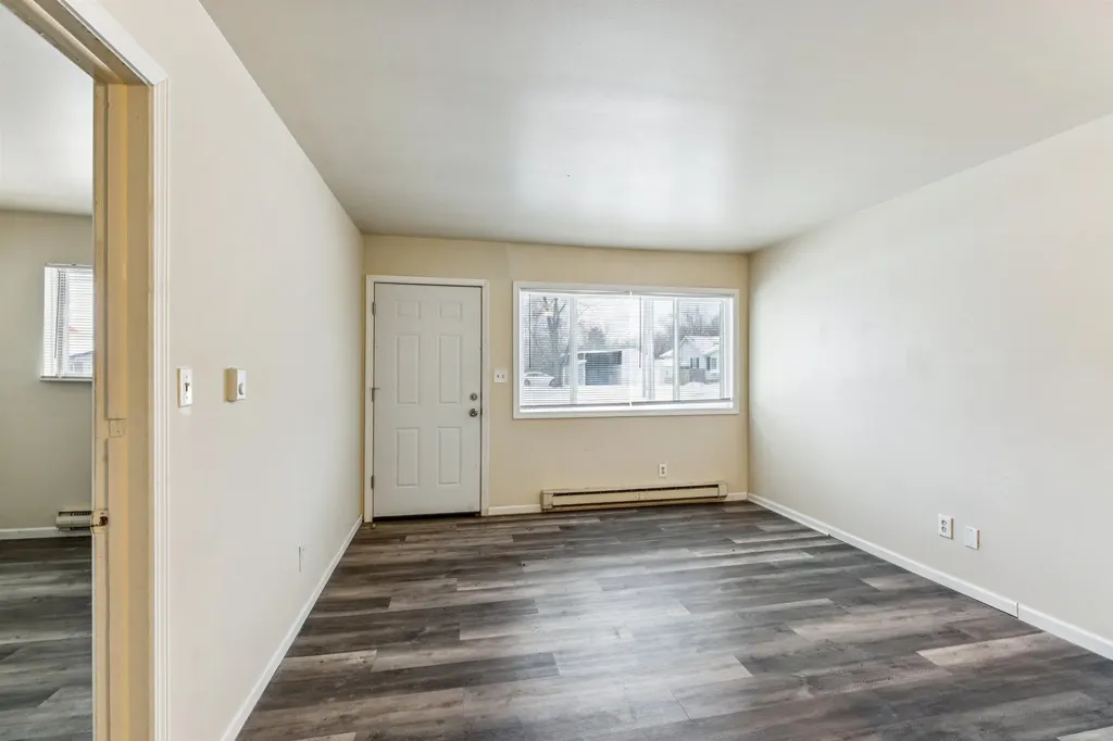 3817 Lippincott Apt 13 Boulevard Flint City MI 48507