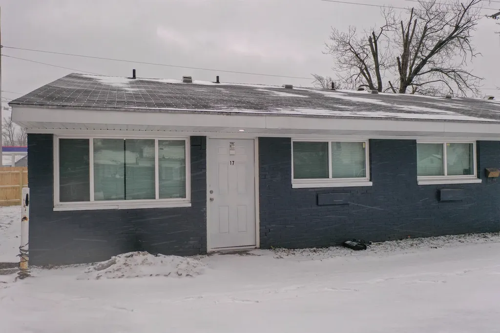 3817 Lippincott Apt 17 Boulevard Flint City MI 48507