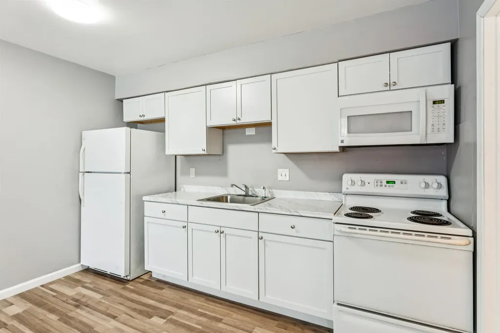 3817 Lippincott Apt 17 Boulevard Flint City MI 48507