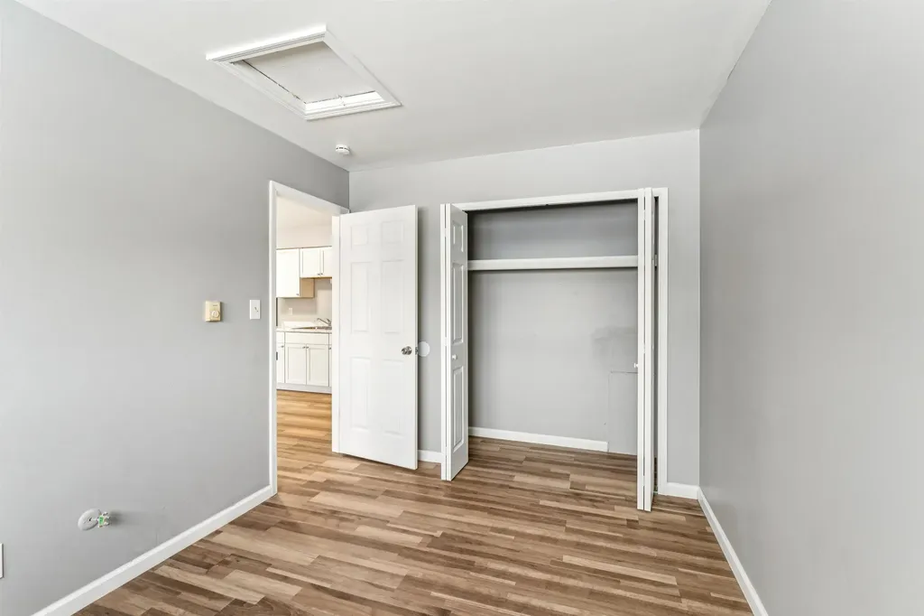 3817 Lippincott Apt 17 Boulevard Flint City MI 48507