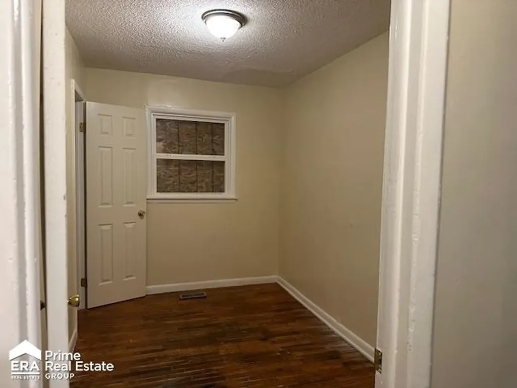 1080 E Cornell Avenue Genesee Charter Township MI 48505
