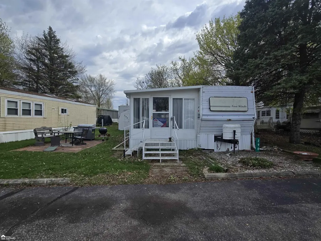 10001 E Goodall Road Durand City MI 48429