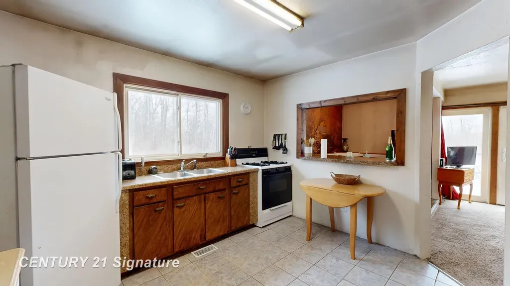 150 E Winegars Road Hay Township MI 48624