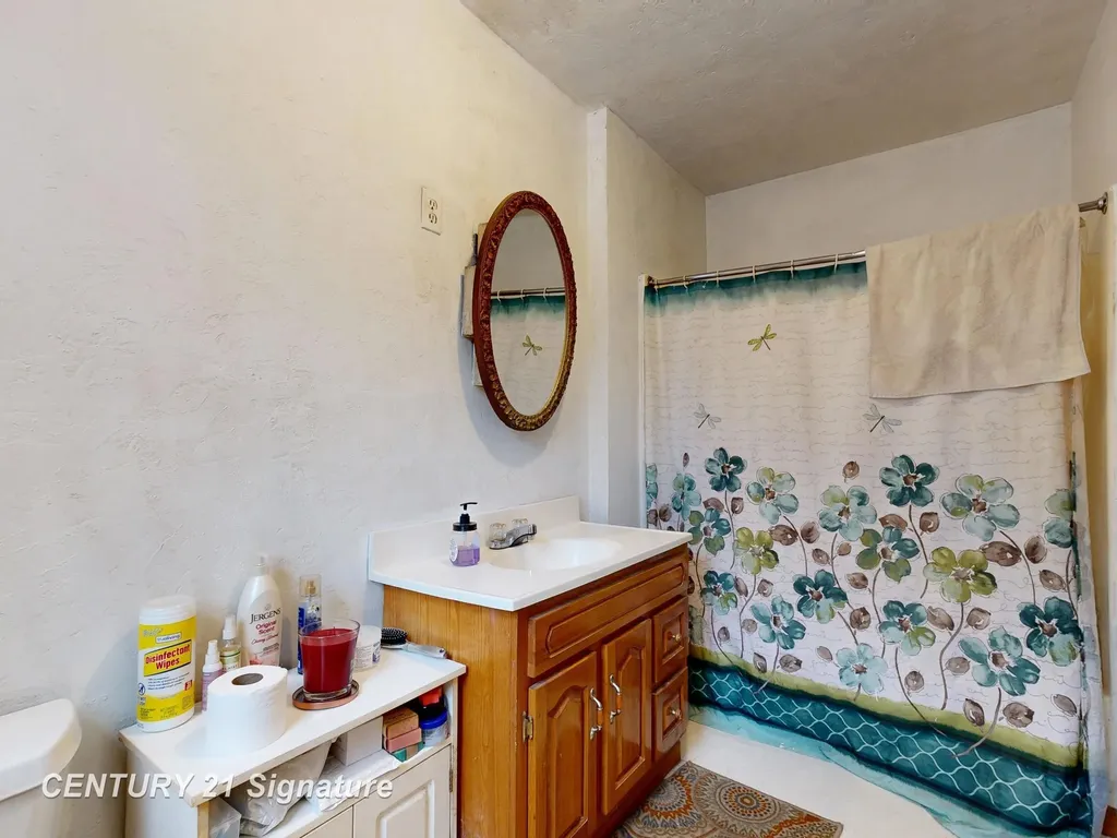 150 E Winegars Road Hay Township MI 48624