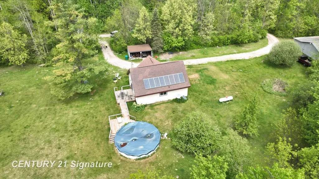 150 E Winegars Road Hay Township MI 48624