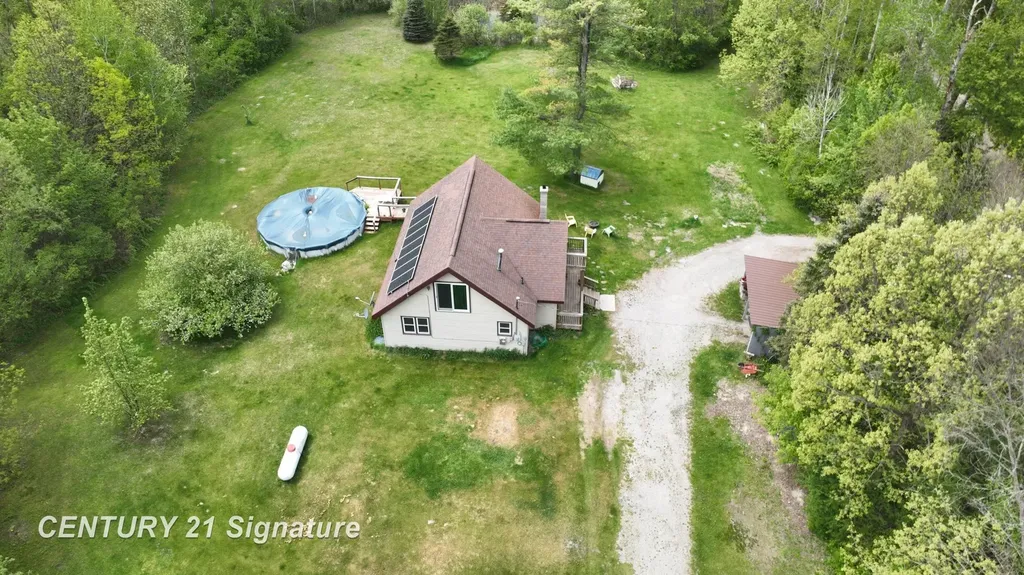 150 E Winegars Road Hay Township MI 48624