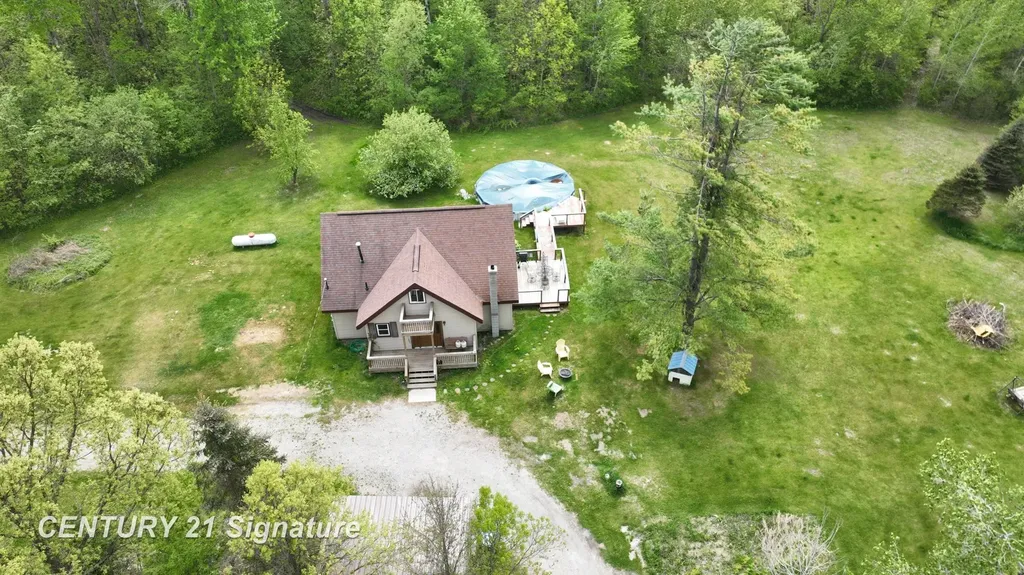 150 E Winegars Road Hay Township MI 48624