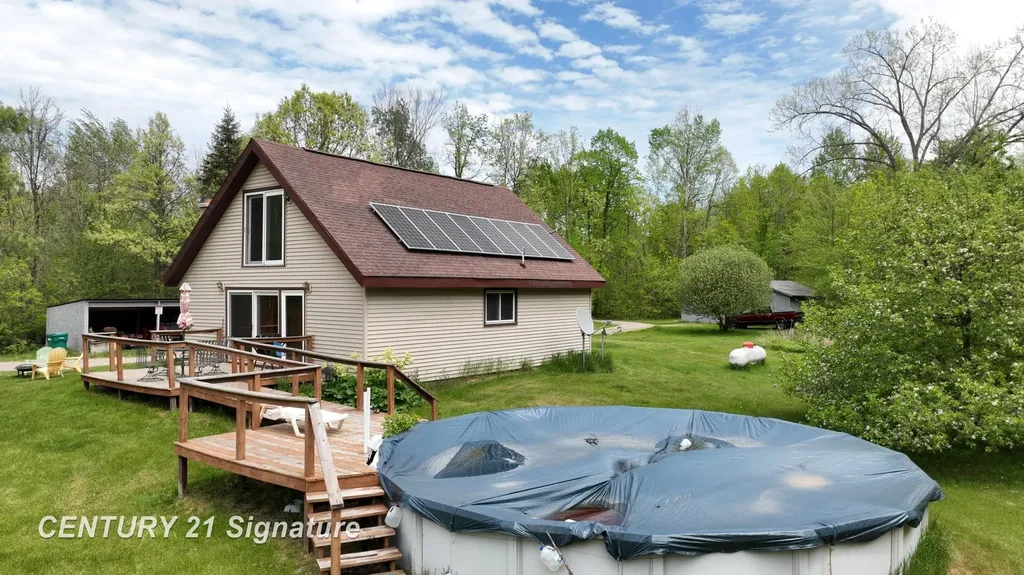 150 E Winegars Road Hay Township MI 48624