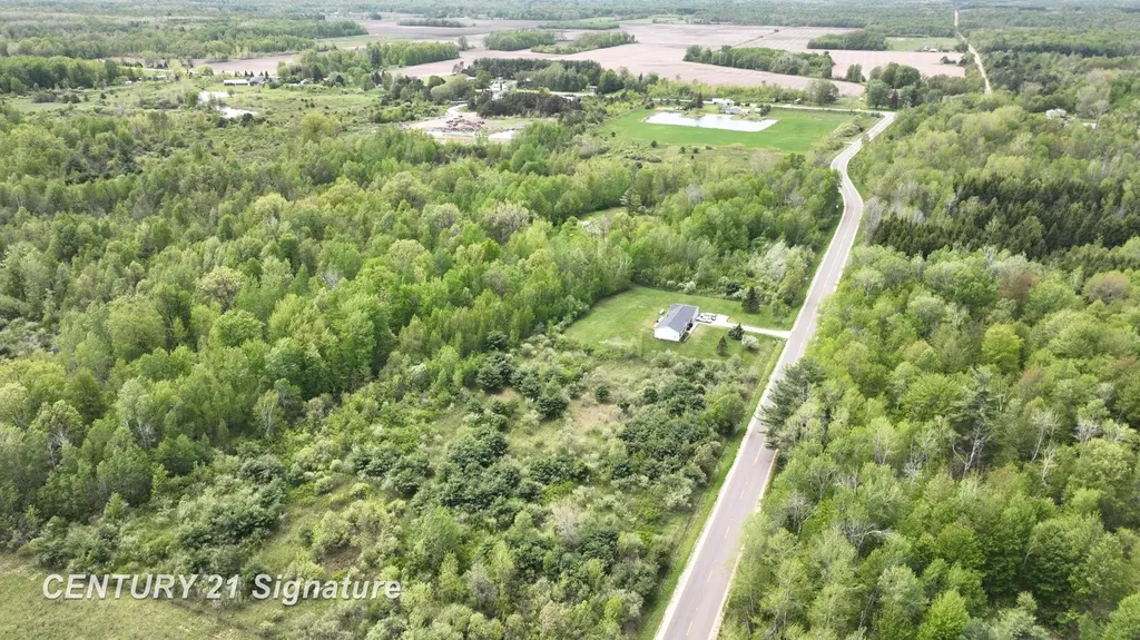 150 E Winegars Road Hay Township MI 48624