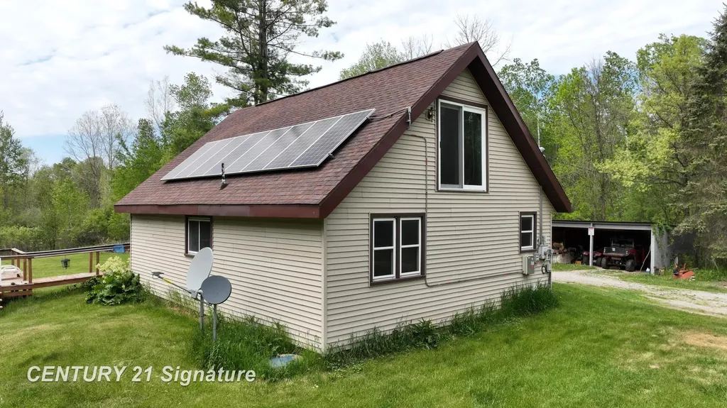 150 E Winegars Road Hay Township MI 48624