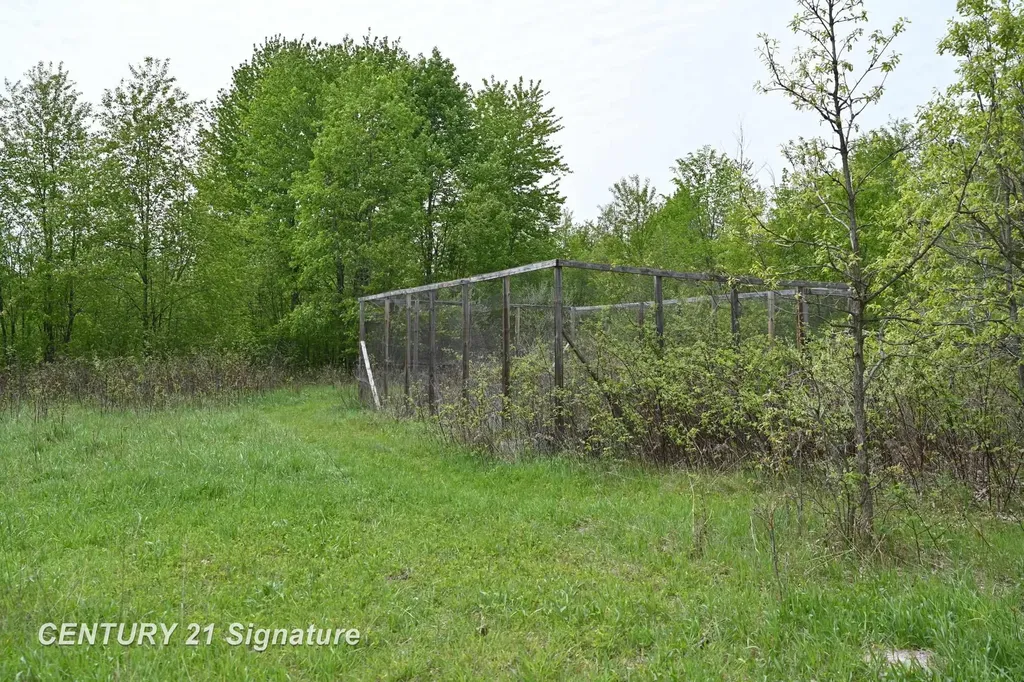 150 E Winegars Road Hay Township MI 48624